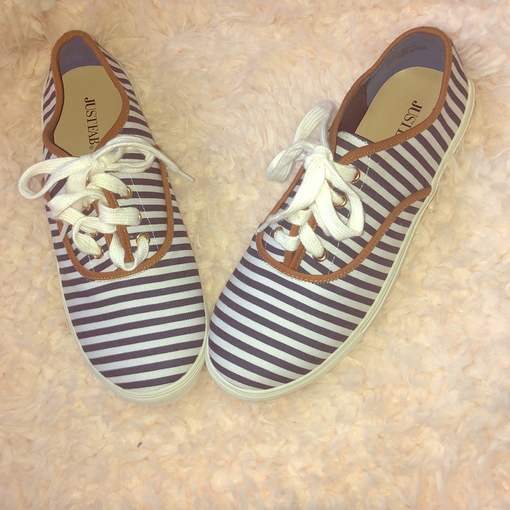 Sneakers shoes never worn